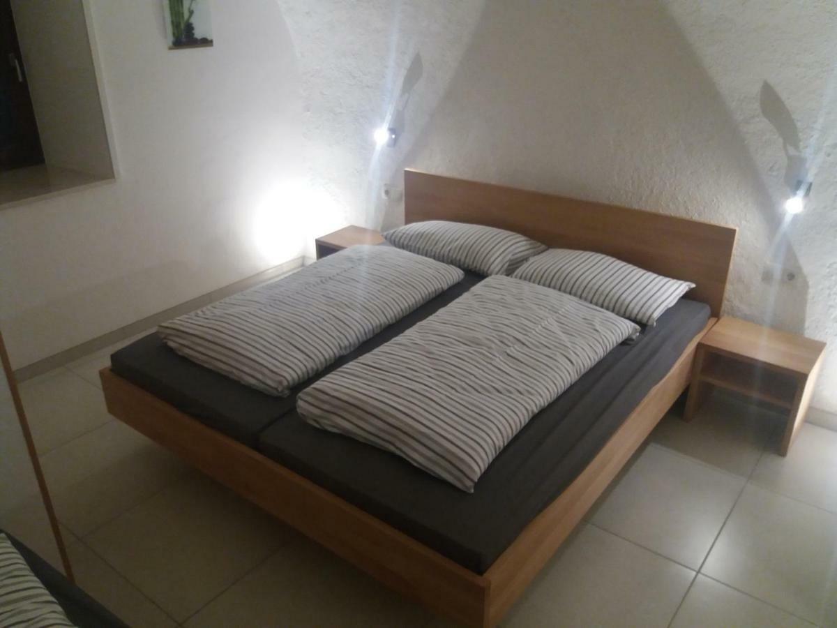 Haus Moeltner - Apartment "Weinansetz" Caldaro Buitenkant foto