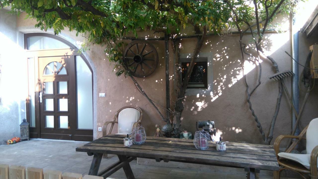 Haus Moeltner - Apartment "Weinansetz" Caldaro Buitenkant foto